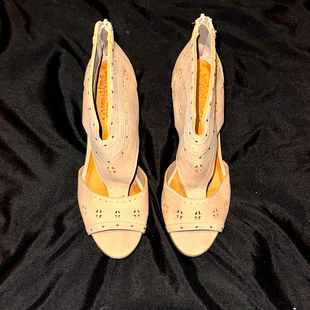 Sugar Sandals, never worn  size 8.5